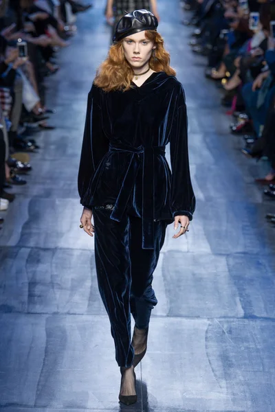 Look 60
